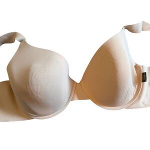 Vince Camuto | Full Coverage Underwire Nude Bra Size 40C Triple Latch Soft
